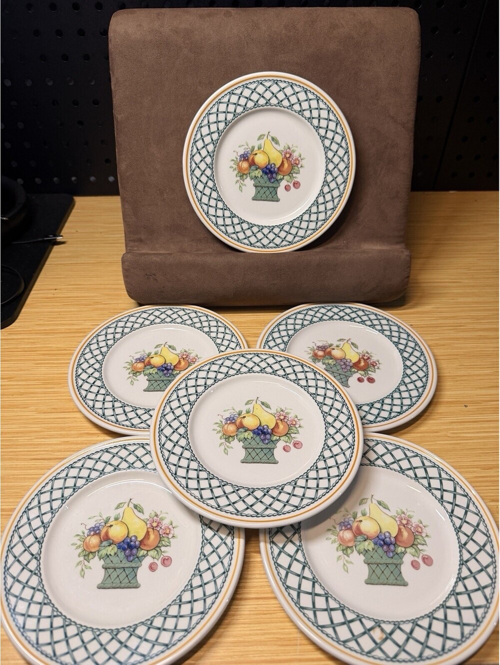 Villeroy & Boch Germany - Basket - Set of 6 Bread or Dessert Plates - 6 inches
